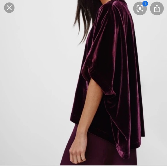 Aritzia Fawkner Black Velvet Kimono - Picture 2 of 9